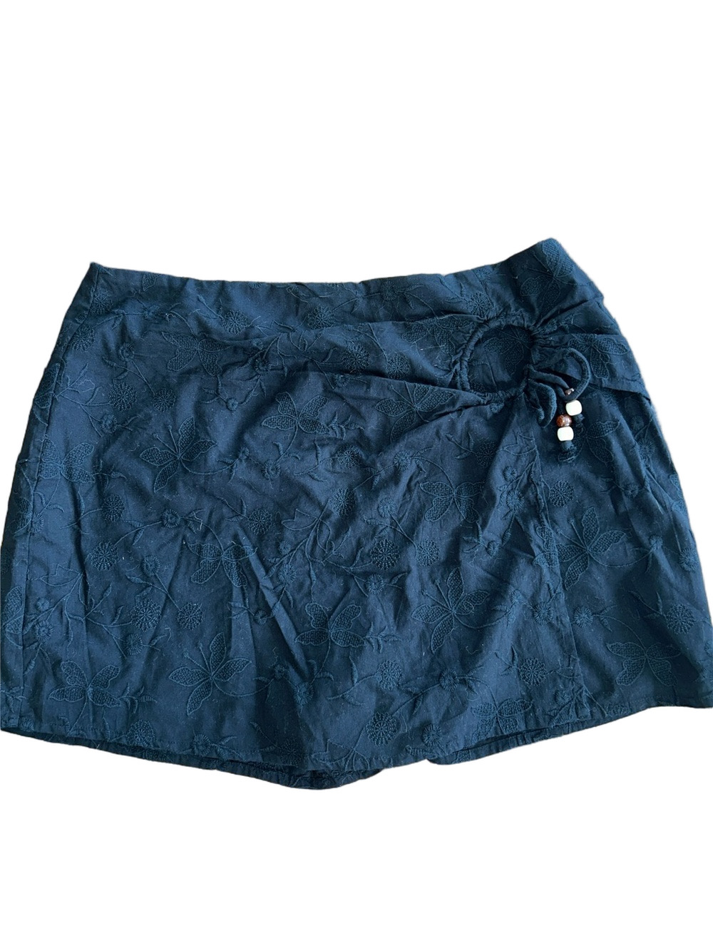 NWT: Dizzy Lizzy: Black Embroidered Mini Skirt:  Size Large